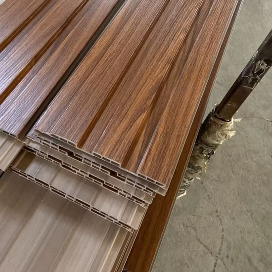 Composto de plástico de madeira de carregamento duplo decorativo à prova d'água PVC & WPC & Wpvc Materiais Painéis de parede internos para chuveiro, banheiro, tetos e pisos